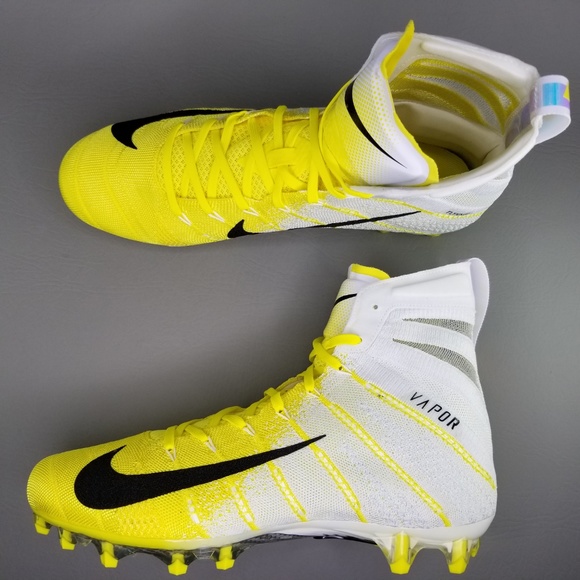 Nike Vapor Untouchable 3 Elite Football Cleats - Picture 2 of 8